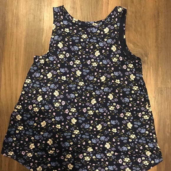 Old Navy Tops - NWT floral tank